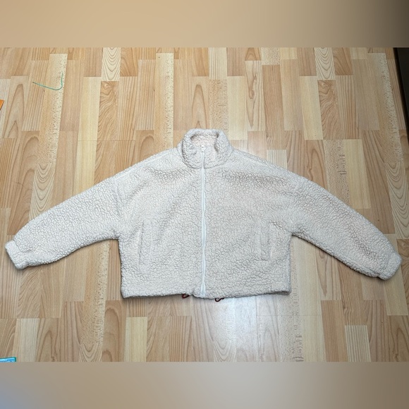 Urban Outfitters beige jacket; pre-loved; size small, full zip (Sherpa) - Picture 2 of 9